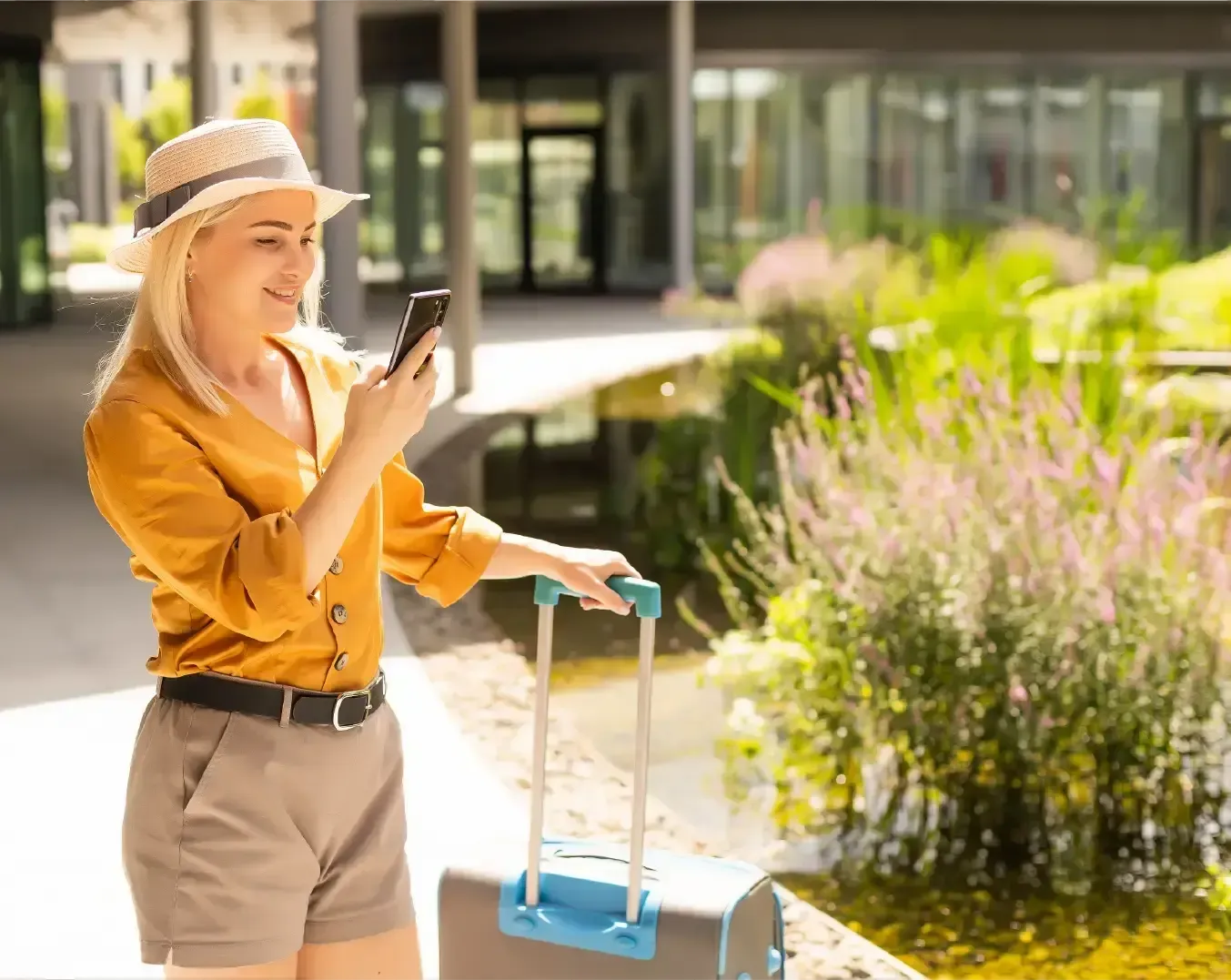 Differences between a hotel reservation system and a booking engine