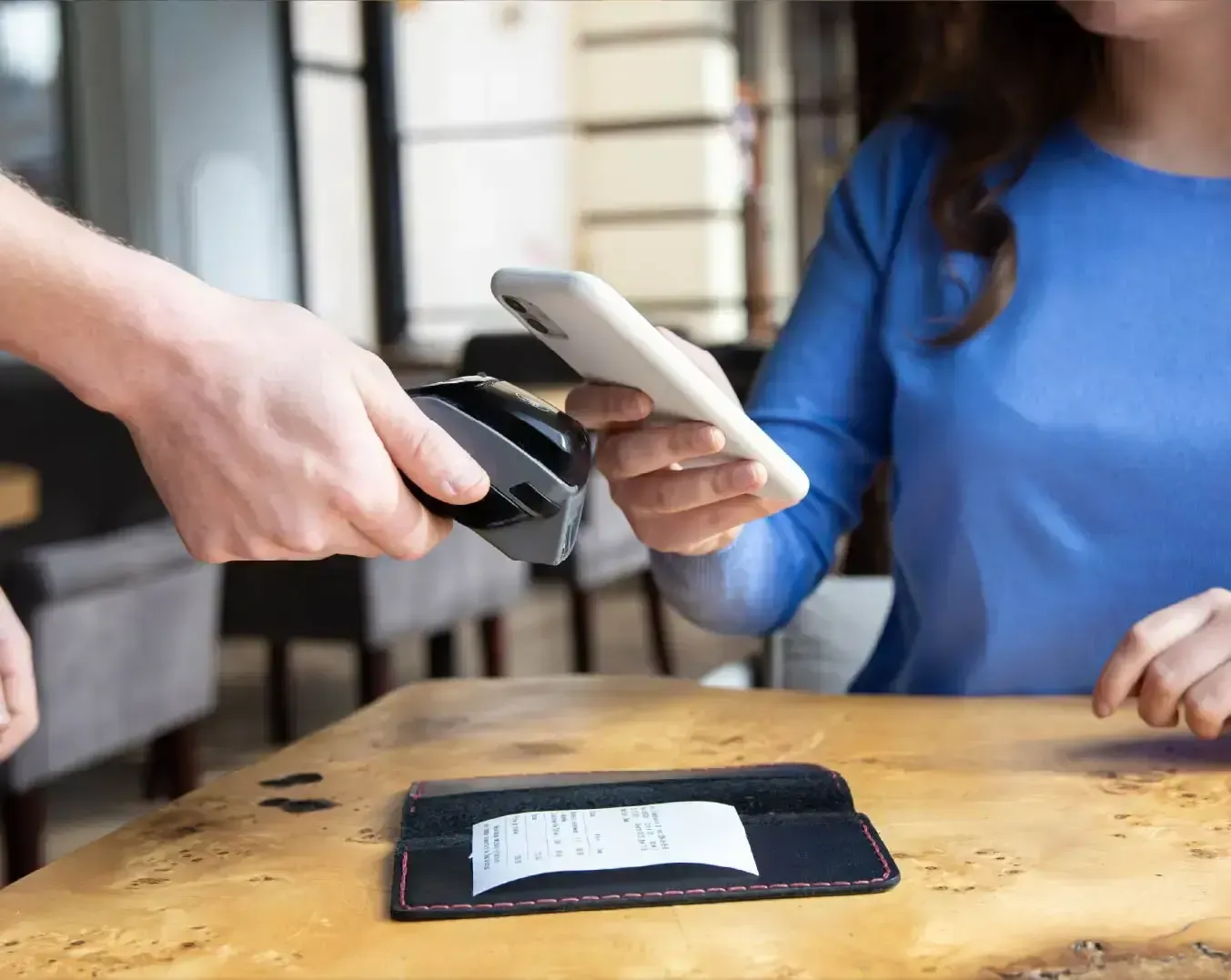 Wie können Hoteliers Bewirtungsbelege gesetzeskonform verwalten