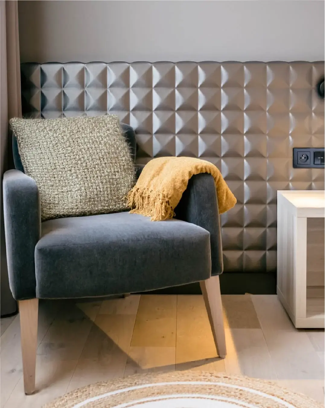 Portrait body image - 1076x1352 copy-50-Jun-08-2022-11-21-50-07-AM